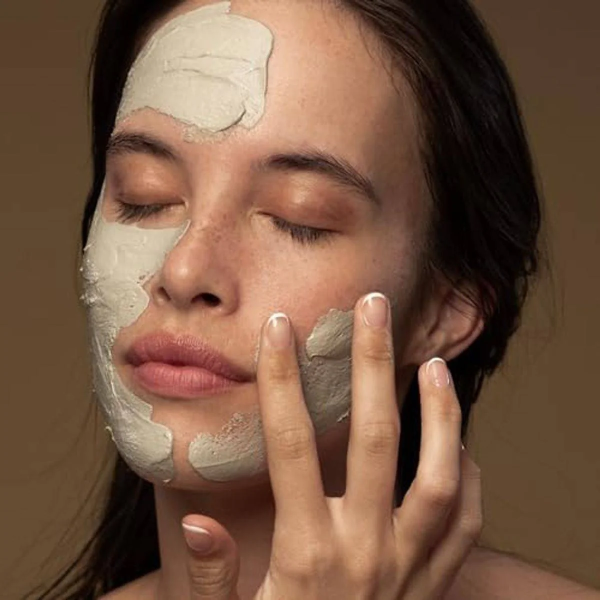 Antipodes Halo Skin Brightening Facial Mud Mask 75ml - Image 4