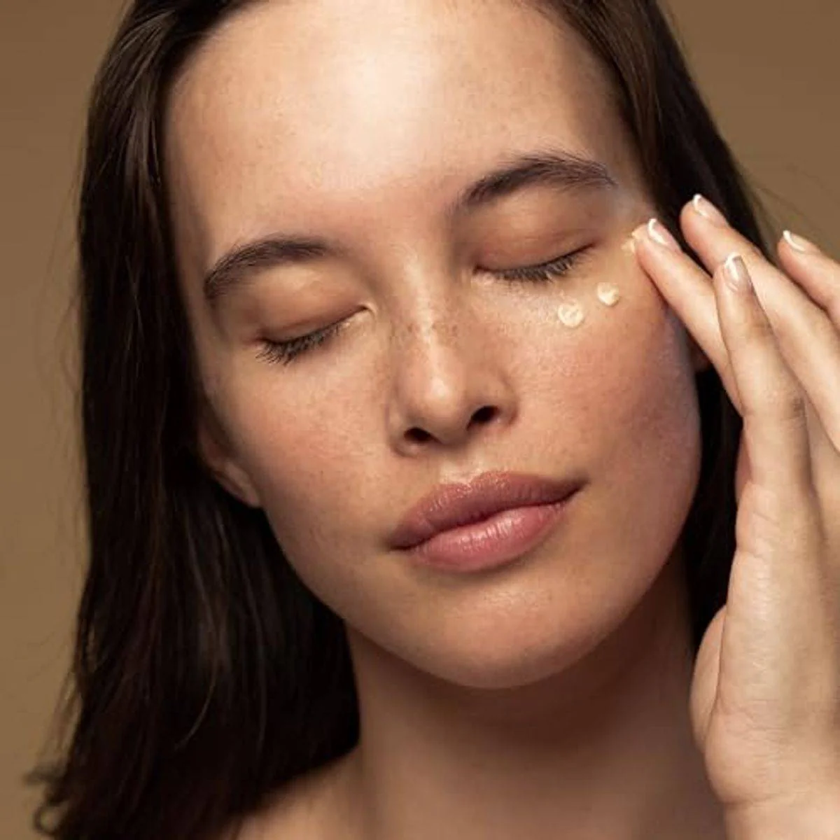 Antipodes Kiwi Seed Gold Luminous Eye Cream 30ml - Image 3
