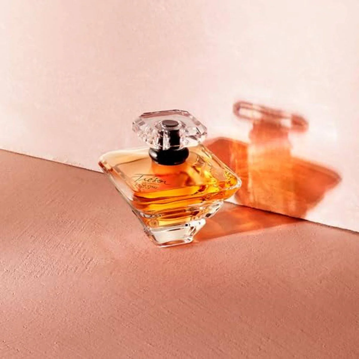 Lancome Tresor Eau de Parfum 30ml - Image 2